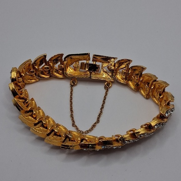 Vintage Rhinestone Leaf Bracelet Gold Tone Chevron Link Safety Chain Mid Century - Picture 10 of 11